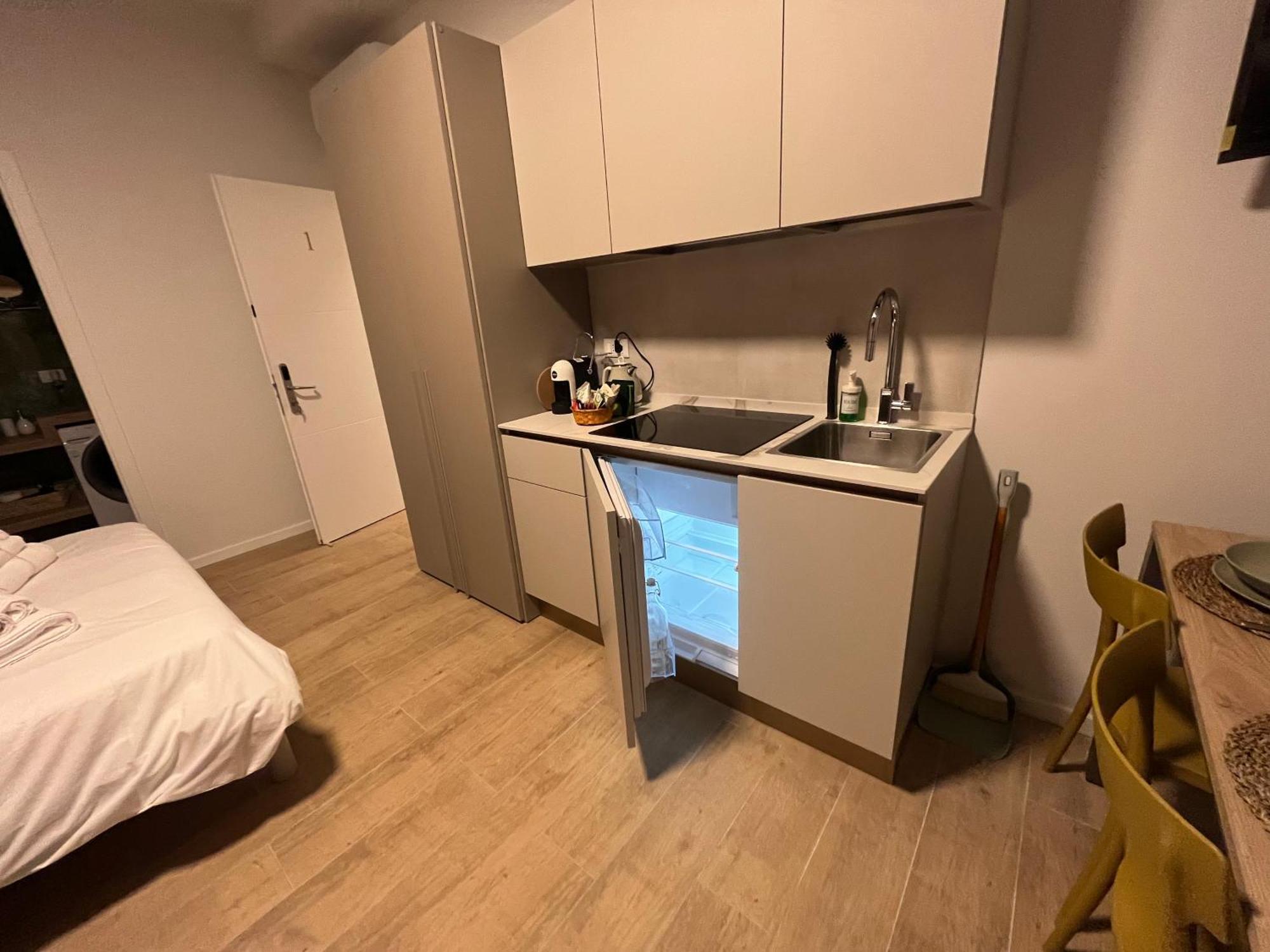 Calari Rooms - Monolocale Bologna Kültér fotó